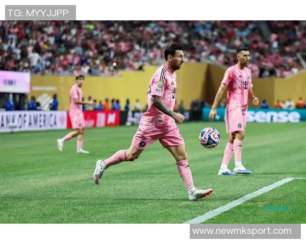 迈阿密国际全队合照亮相布斯克茨与阿尔巴成为焦点C位球员