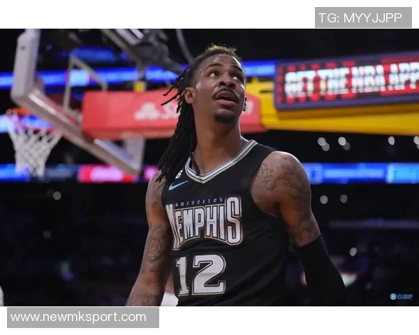 巴特勒盛赞库里:将球交给他后果然奇迹频现