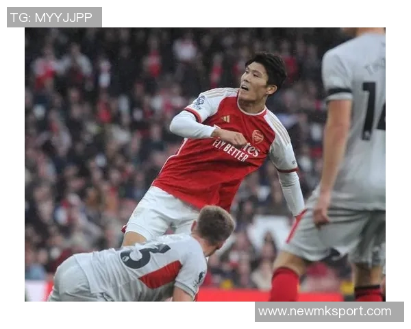 斯基拉报道富安健洋即将自由转会阿贾克斯只待体检完成