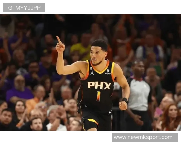 布克首节突破海斯防守时受伤乔丹奥特透露伤退原因 布克首节突破海斯防守时受伤乔丹奥特透露伤退原因